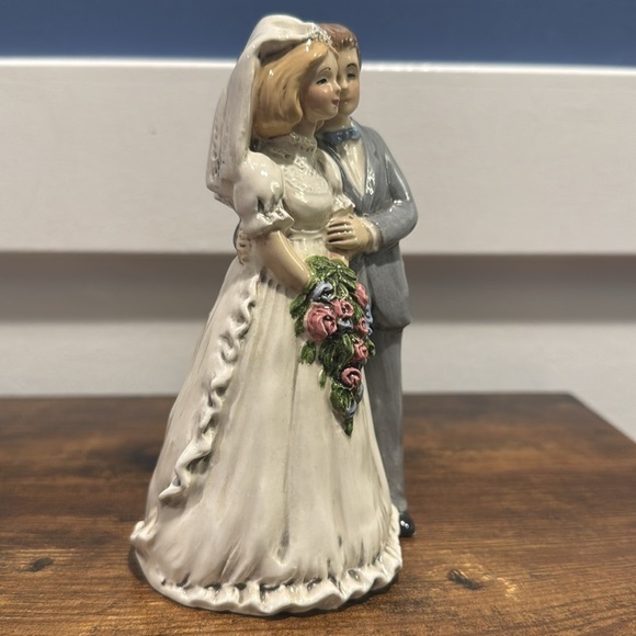 Elegant Wedding Couple Figurine White and Gray blonde bride Burnett groom cake - Picture 4 of 8